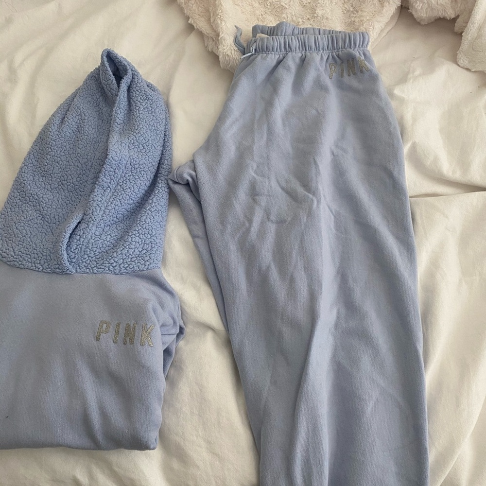 VS/ PINK Sweatpants and sweater set - Picture 1 of 3